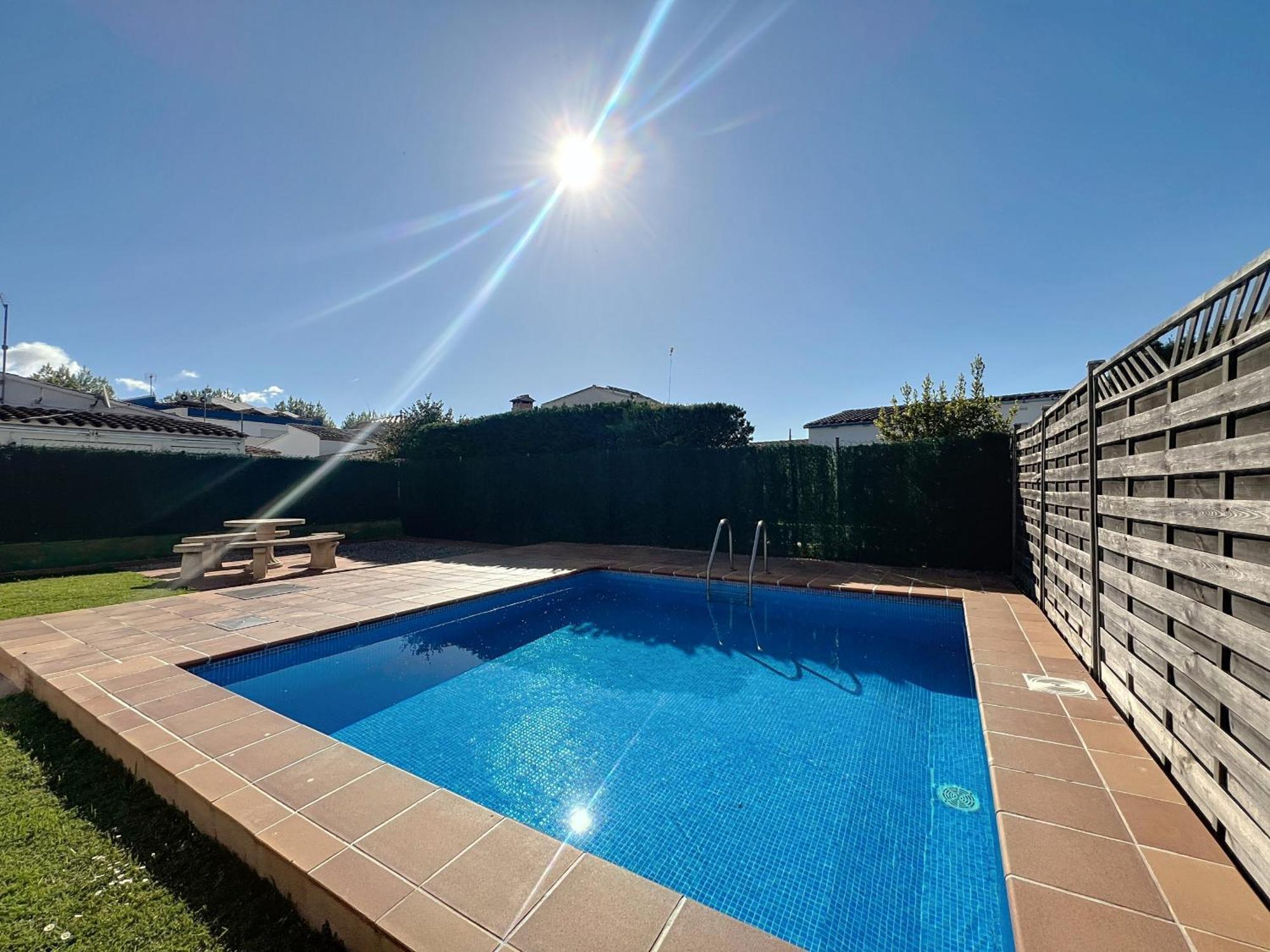 Peni 168A - Belle Maison Avec Piscine Эмпуриабрава Экстерьер фото